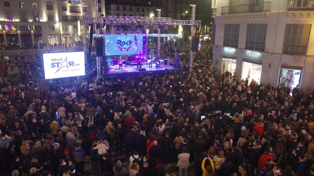 Concierto ofrecido por la Cadena Dial con motivo del encendido de las luces de Navidad en Málaga 2021.