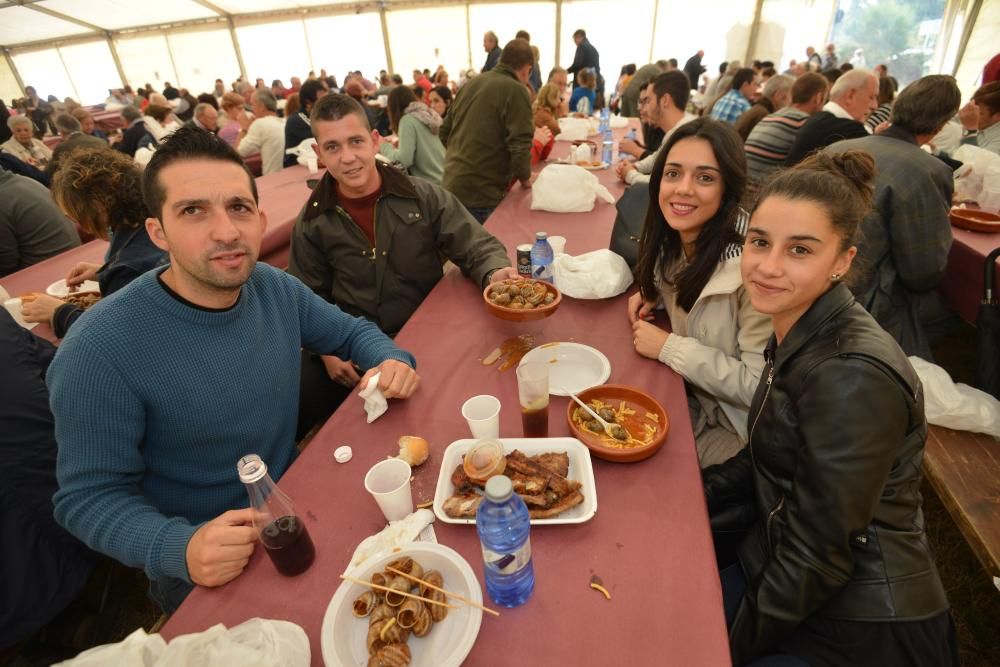 Santa María de Sacos, en Cerdedo-Cotobade, celebra la noveda edición de su fiesta gastronómica.