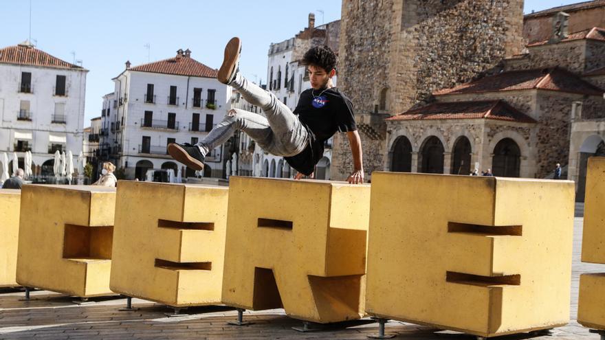 Otro llenazo en Cáceres con Food trucks, arte urbano y mucha cerveza