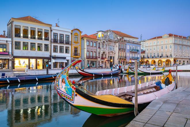 Un canal de Aveiro, la Venecia portuguesa