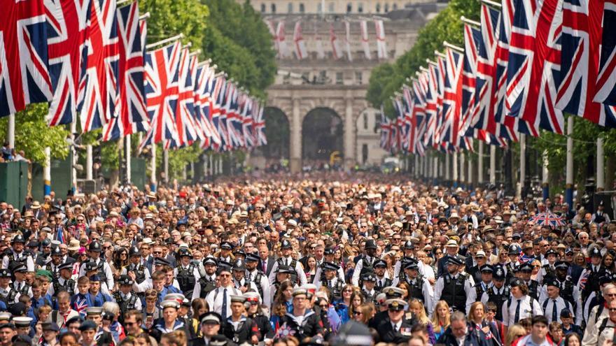 Els britànics es bolquen amb Isabel II en les celebracions dels 70 anys de regnat