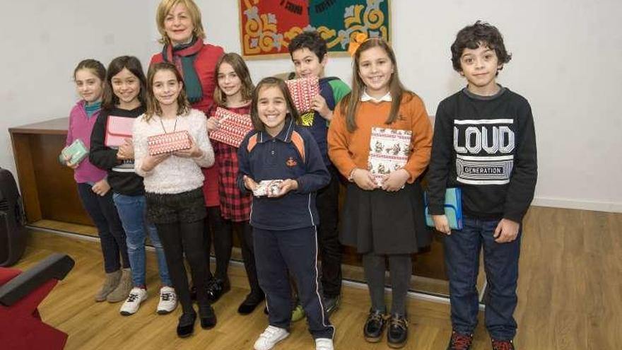 Los participantes del concurso de Dibujo Navideño.