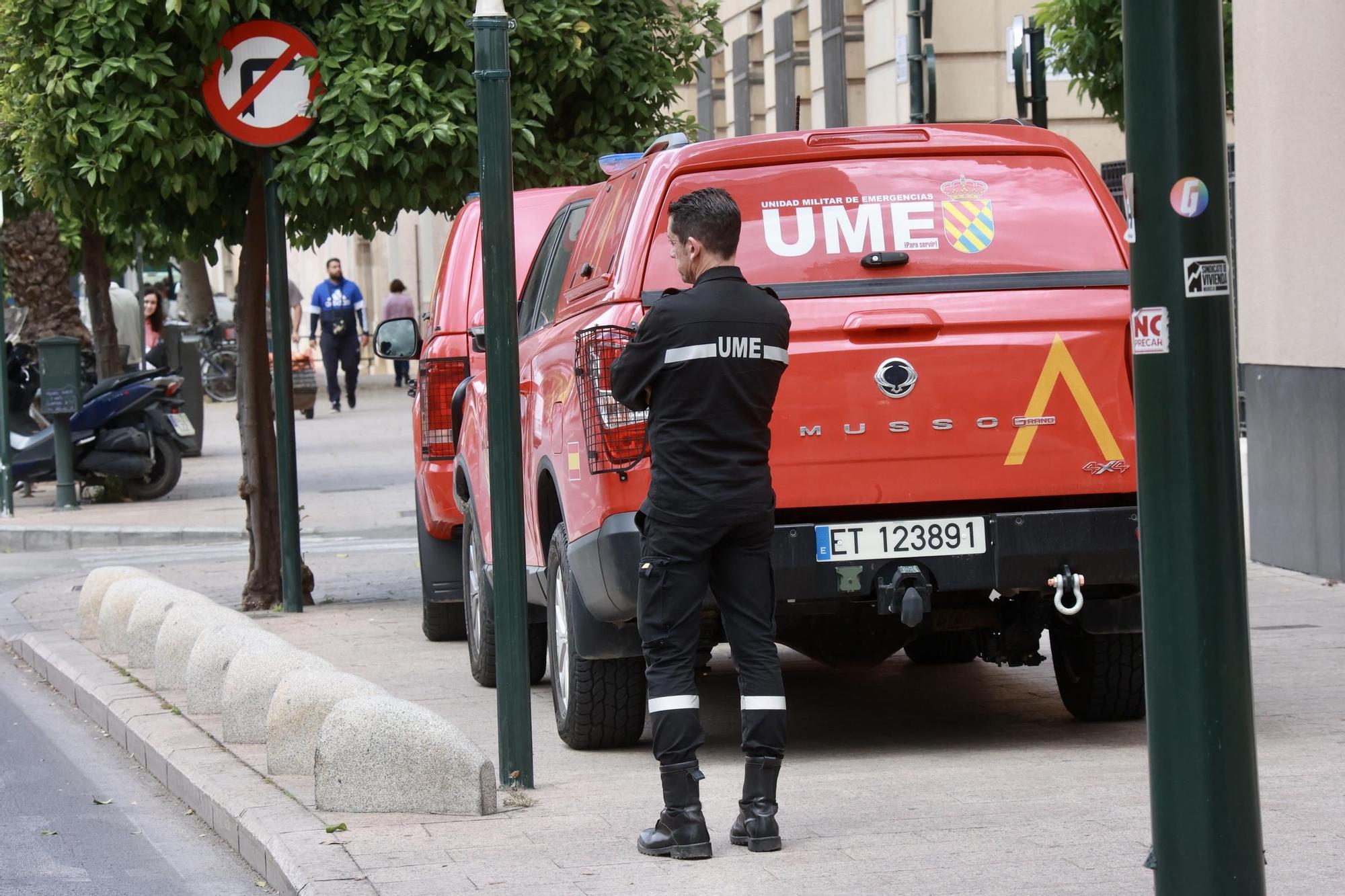 Vehículos y efectivos de la UME por las calles de Murcia tras el apagón, este martes por la mañana