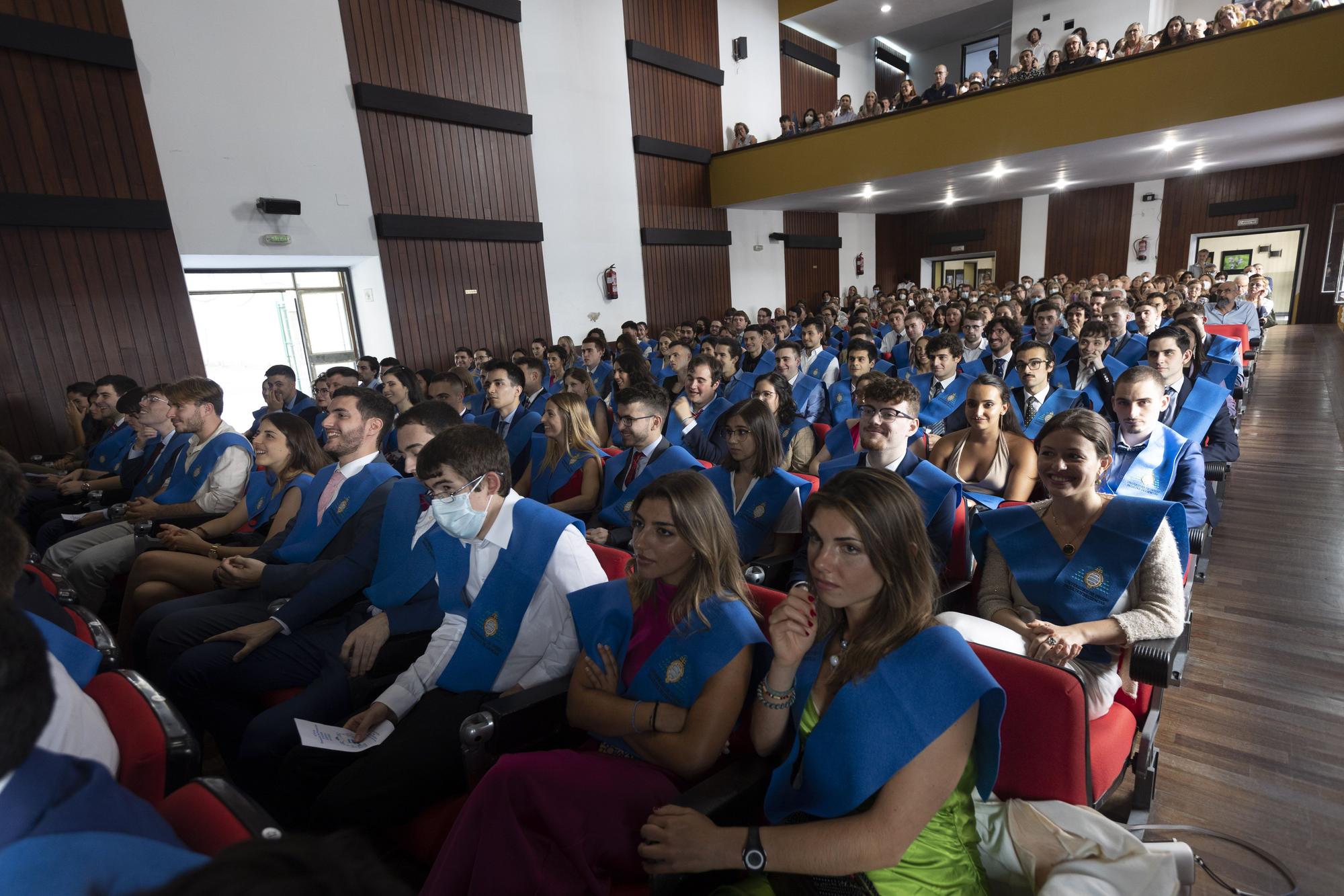 E n imágenes: Así fue el acto de despedida de las promociones 19-20, 20-21, y 21-22, de Física y Matemáticas