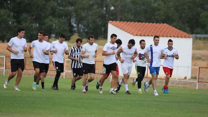 Algunos de los jugadores del equipo zamorano que debuta en competiciones autonómicas.