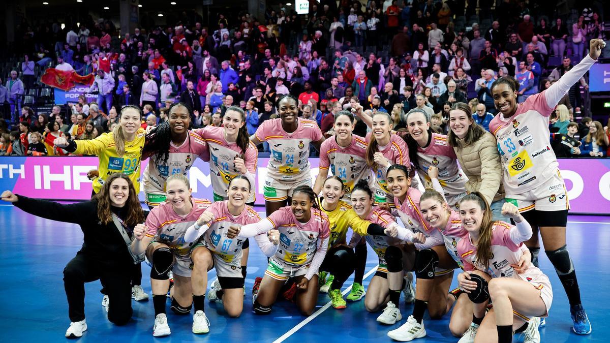 Las Guerreras celebran el pase a la siguiente ronda del Mundial