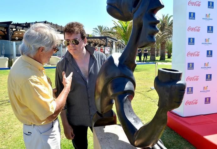 MONUMENTO BARES JAIME URRUTIA MELONERAS COCA COLA