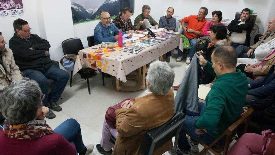 Asistentes a la asamblea fundacional de Ecologistas en Acción Zamora.