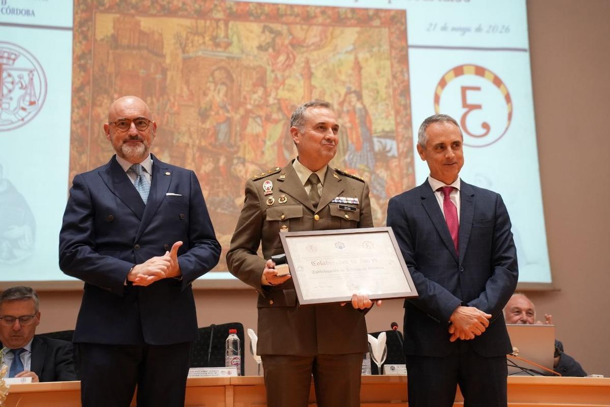 Durante el acto, se ha nombrado “Colaborador de Honor” de la Facultad a la Subdelegación de Defensa en Córdoba.