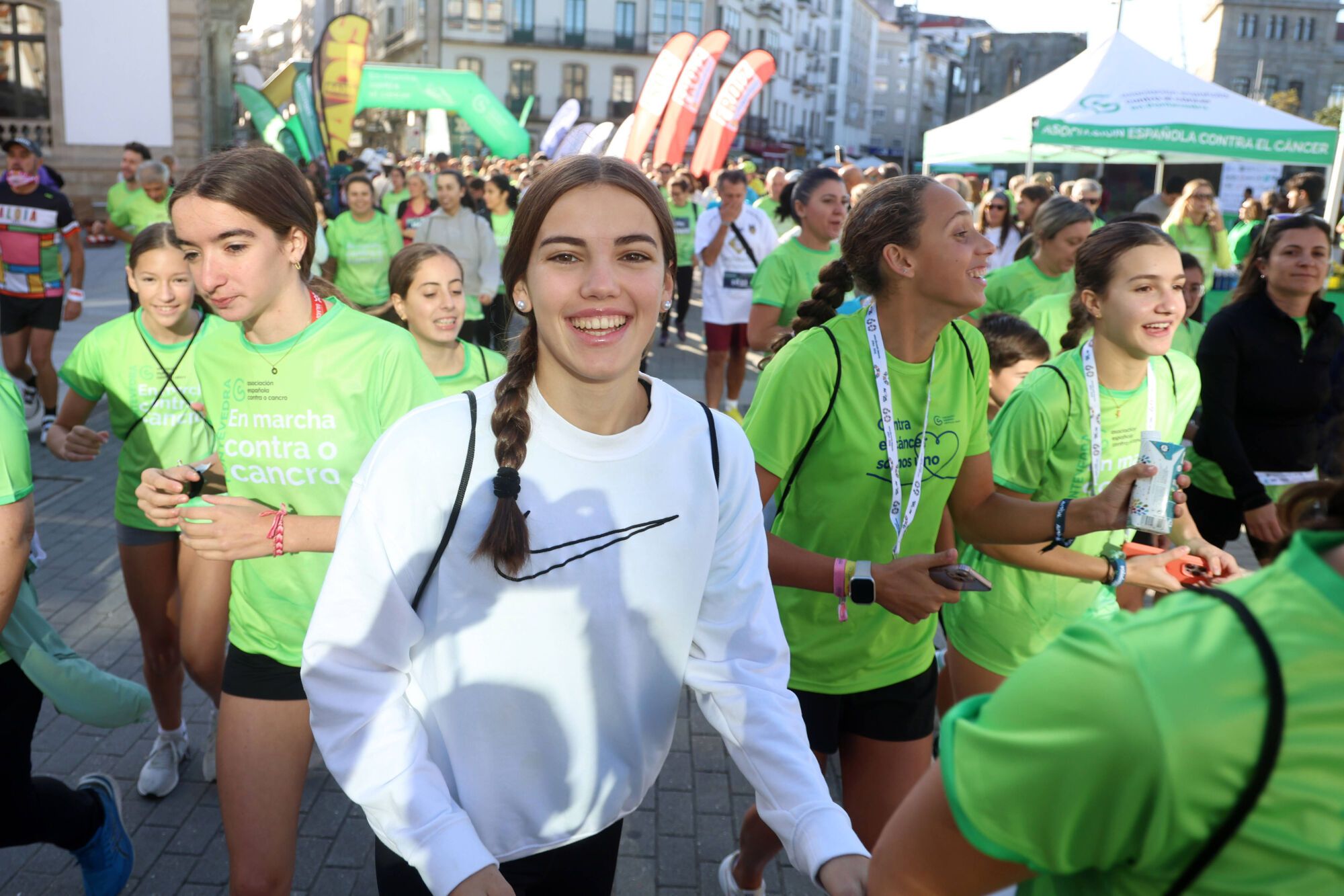 Dos mil setecientos participantes convirtieron la Marcha contra el cáncer de Pontevedra en la más multitudinaria de Galicia