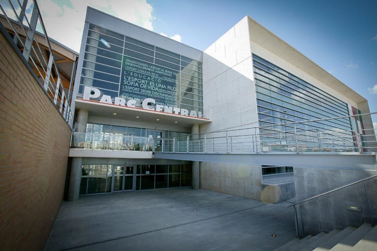 El gobierno de Torrent quiere asumir la gestión de la ciudad del Deporte Parc Central.