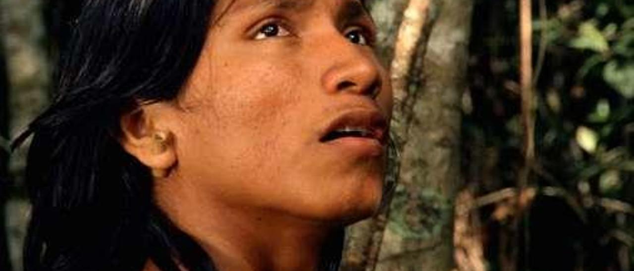 Henrique Ihjac Kraho en un fotograma de la película &quot;El canto de la selva&quot;.