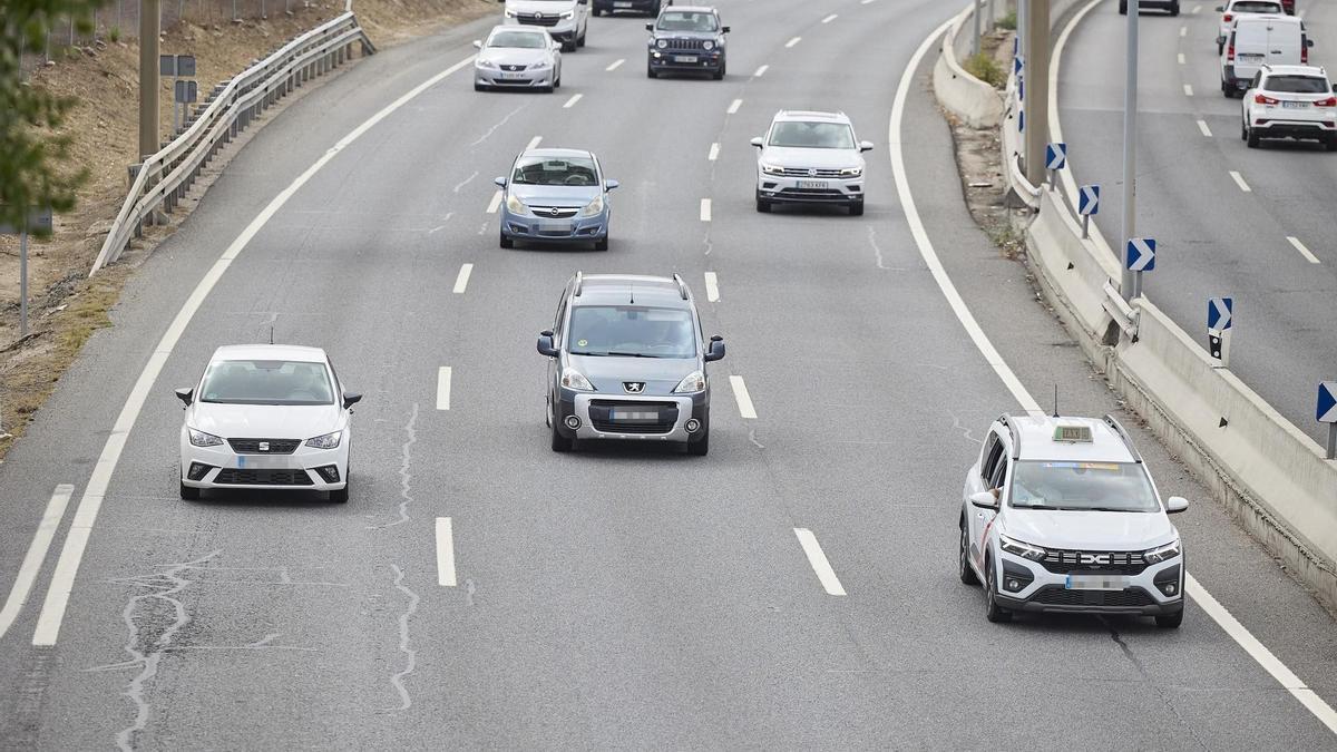 Vehículos en la autovía A-3.
