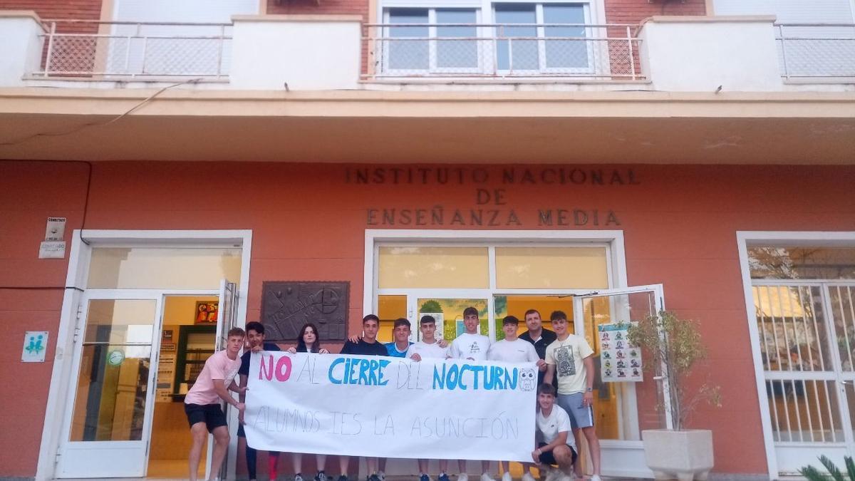 UGT urge al Ayuntamiento a convocar el Consejo Escolar para reclamar el  mantenimiento del Bachillerato nocturno en el IES La Asunción - Información