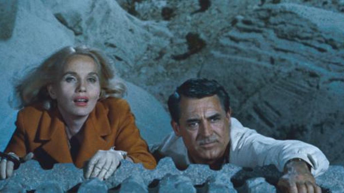 Eve Marie-Saint y Cary Grant, en una escena de 'Con la muerte en los talones'.