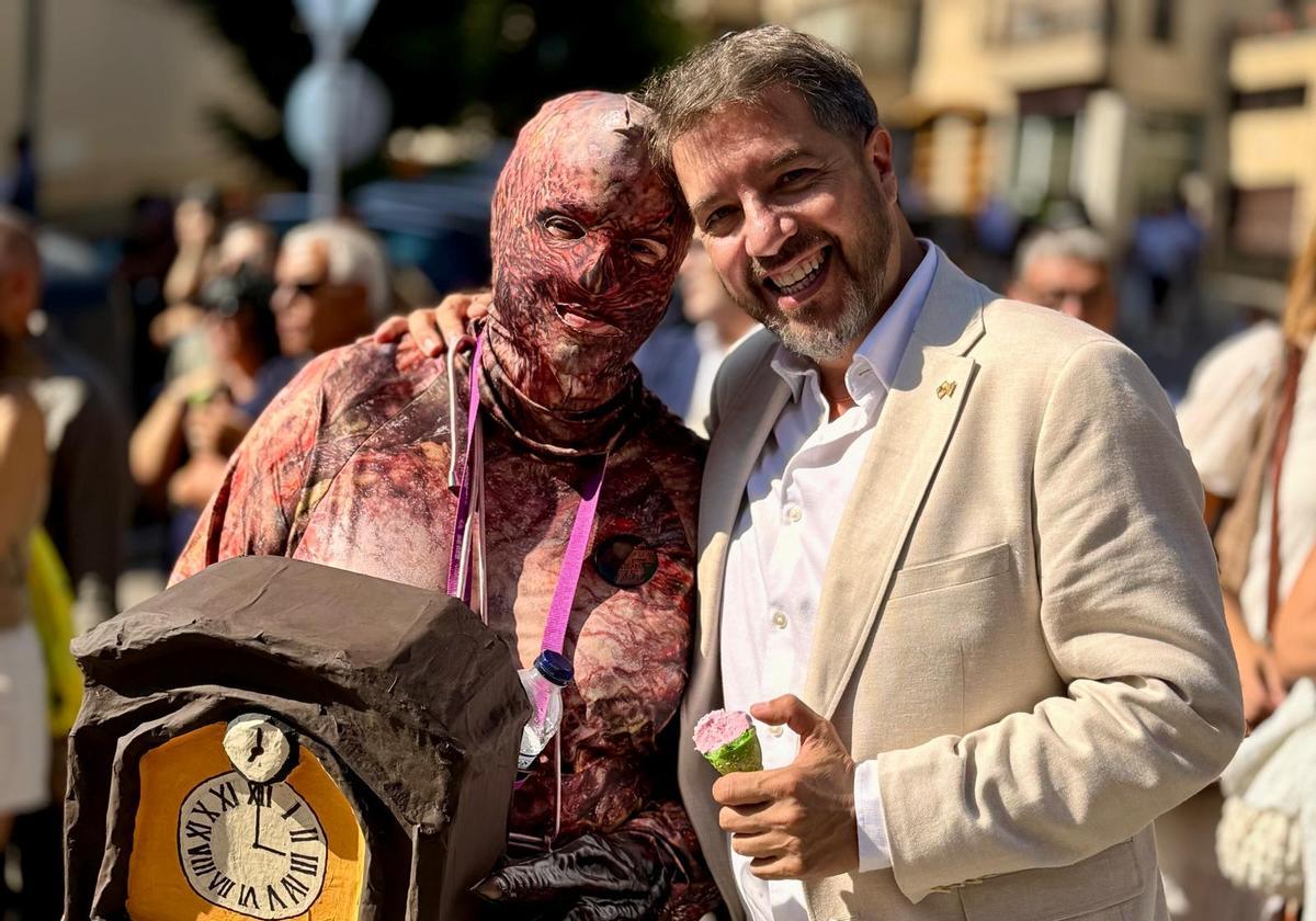 La desfilada de carrosses llueix a Puigcerdà amb tot el seu esplendor en els 140 anys de la Festa de l'Estany La desfilada de carrosses llueix a Puigcerdà amb tot el seu esplendor en els 140 anys de la Festa de l'Estany