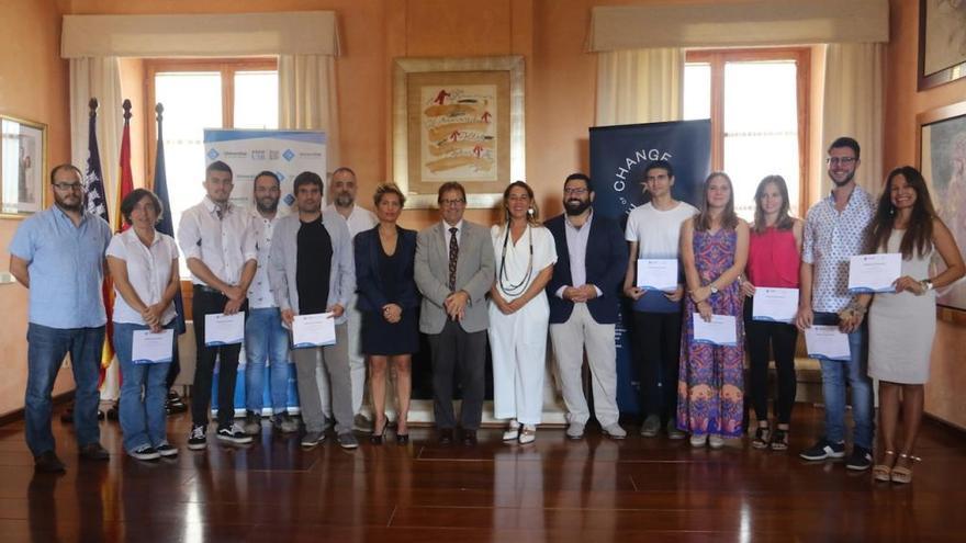 La UIB premia a diez alumnos por sus investigaciones sobre ecología y medio marino