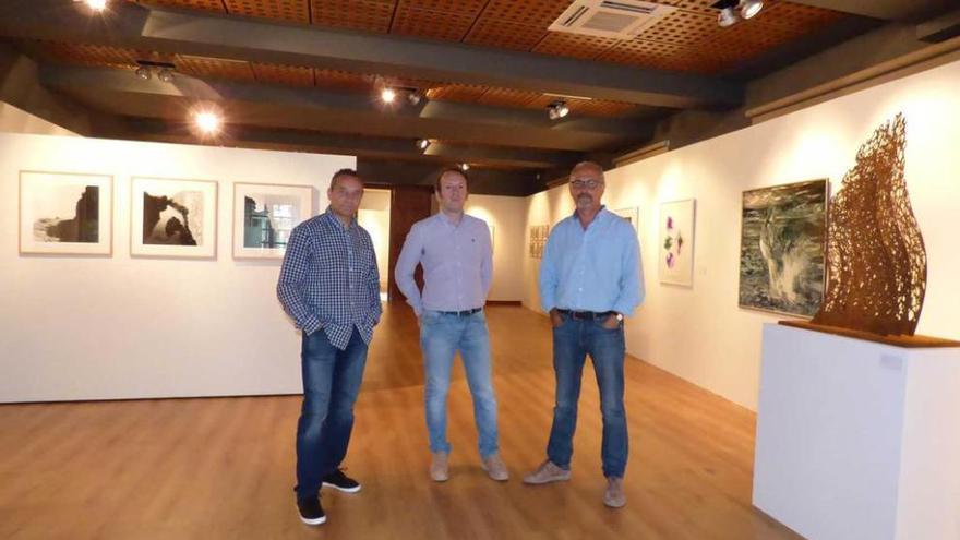 José Ferrero, Guillermo Simón y Francisco Fresno, ayer, en la exposición.