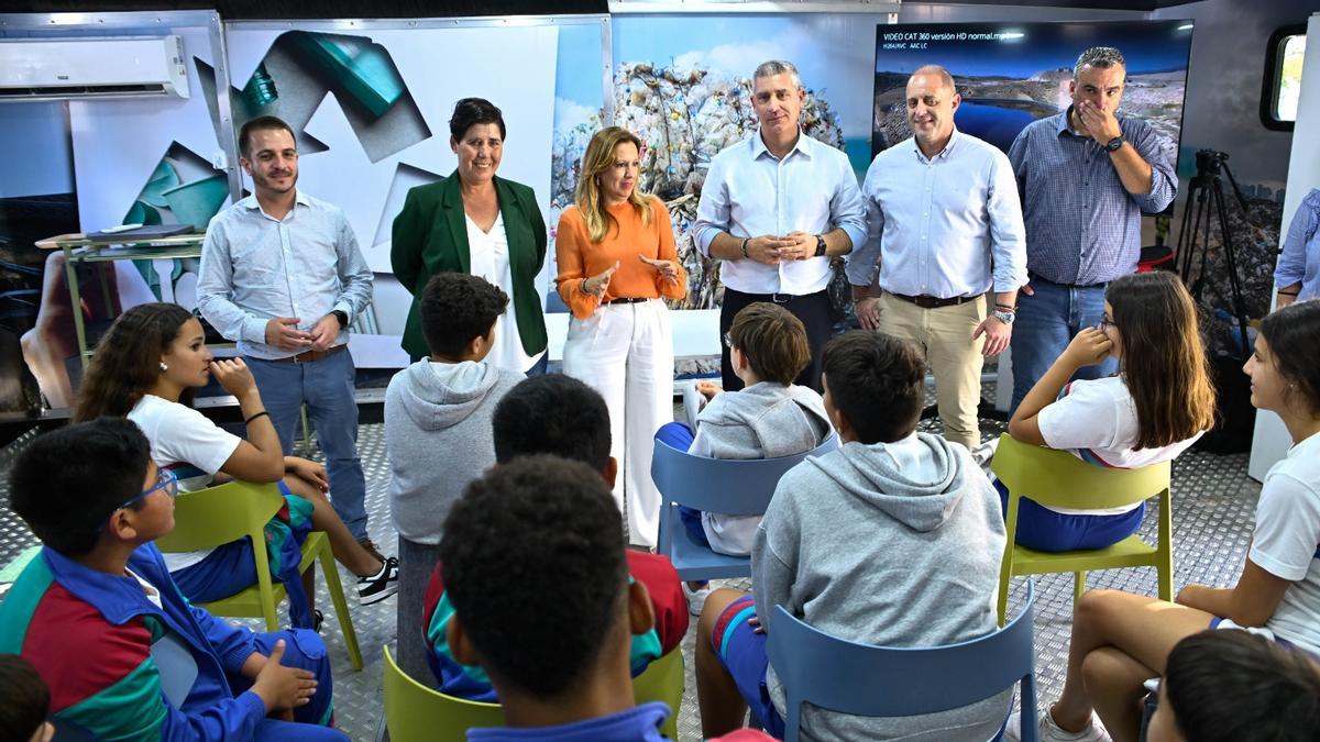 El Cabildo de Tenerife potenciará el reciclaje entre 5.000 escolares a través del aula móvil S-LAB