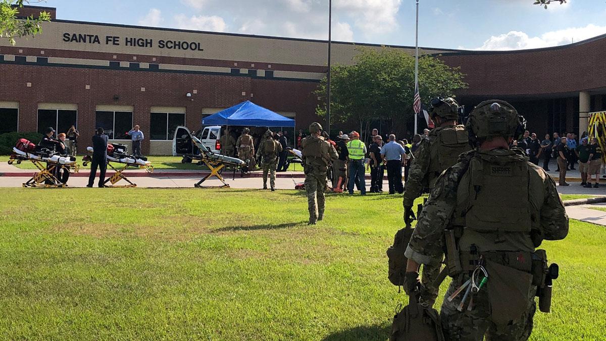 Al menos 8 muertos en un tiroteo en un instituto de Santa Fe, Texas (EEUU).