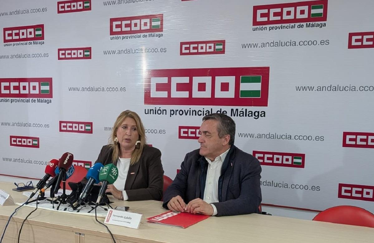 La secretaria de Empleo de CCOO en Málaga, María José Prados, y el secretario general del sindicato, Fernando Cubillo.