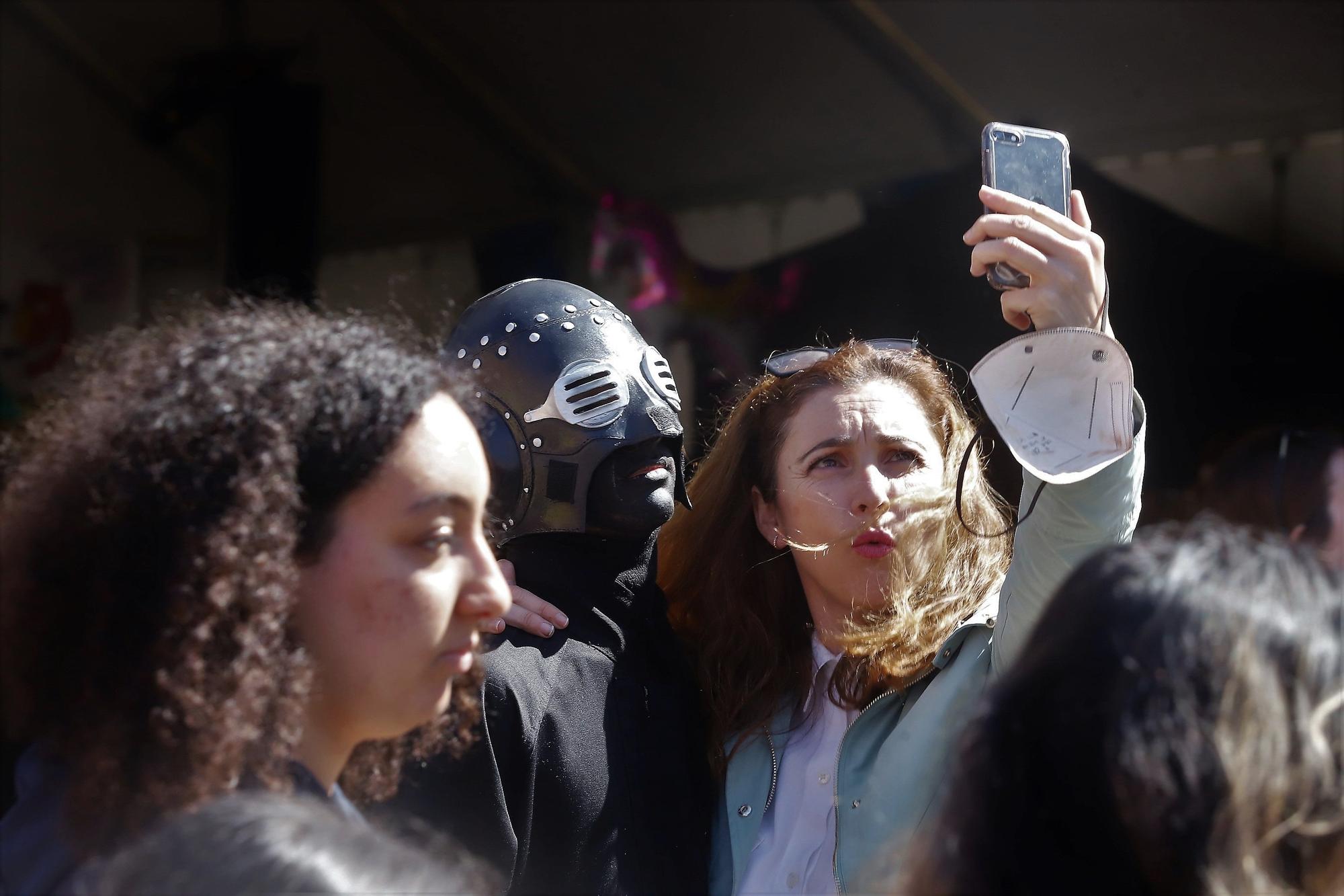 La plaza de La Corredera acoge la fiesta final del carnaval