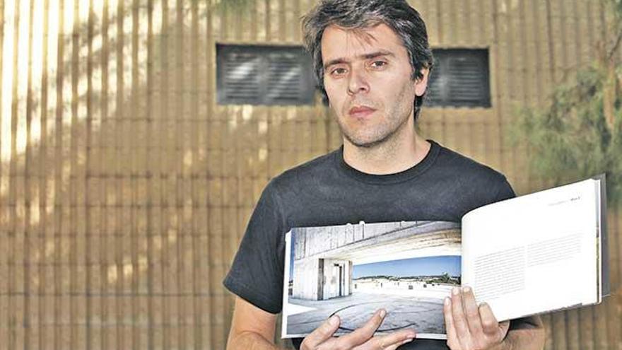 Marc Femenia, fotoperiodista, autor de ´España: error de sistema´