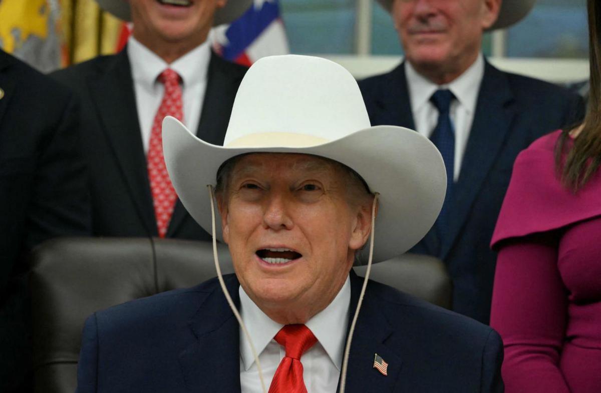 La moda de disparar als morts