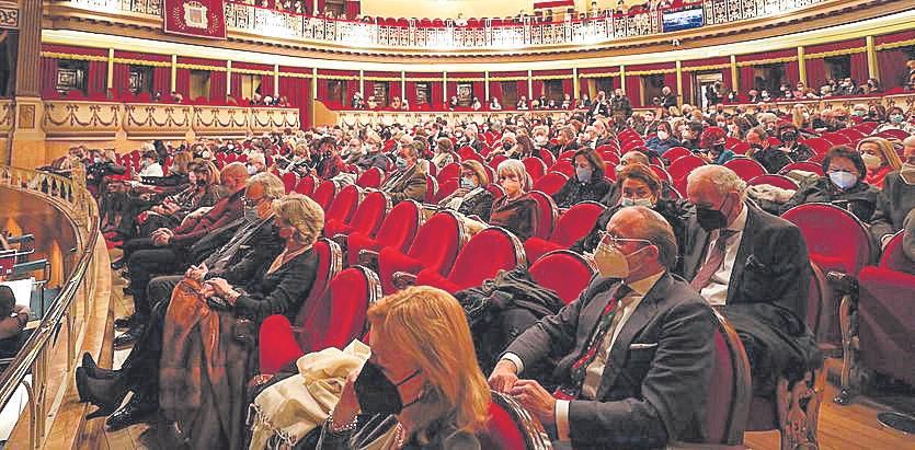 Público ayer en el Campoamor.