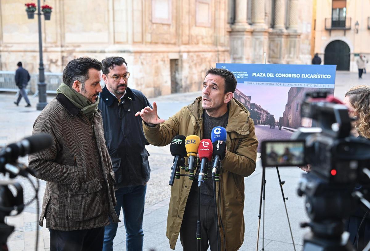 Pablo Ruz, José Claudio Guilabert y Pepe Amorós, durante la presentación del proyecto.