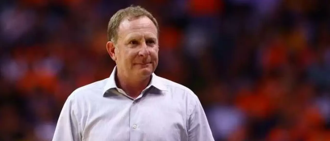 Robert Sarver, otra vez en el ojo del huracán.