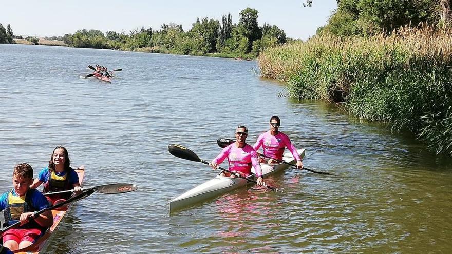 Los ganadores, durante la prueba celebrada esta mañana en el Duero.