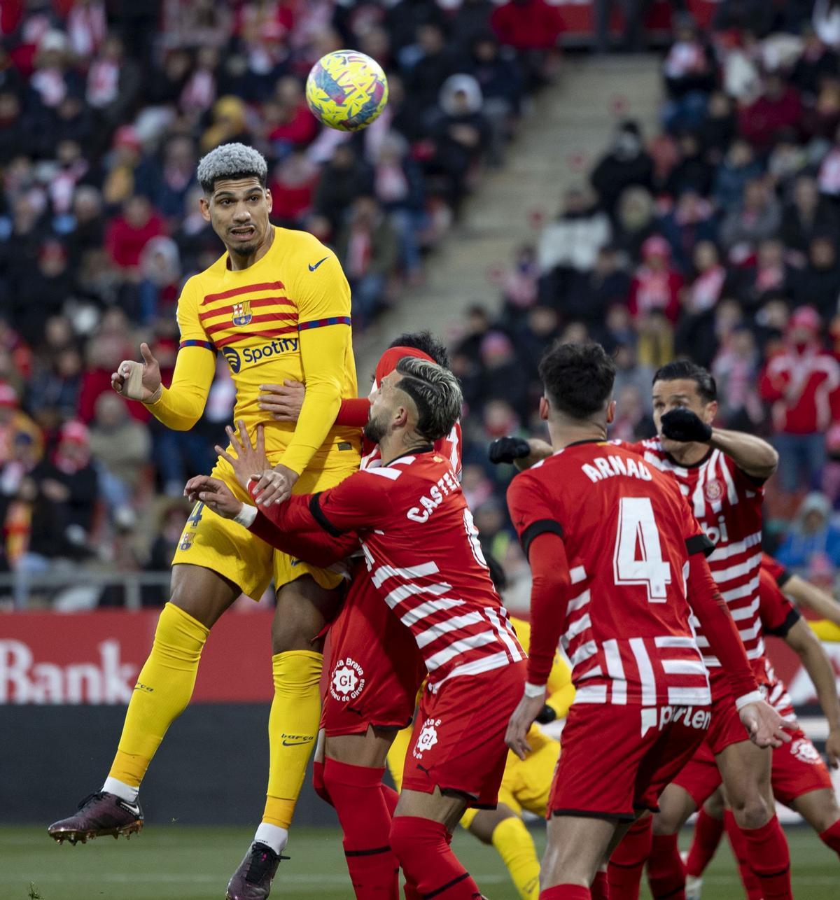 El Barça gana por la mínima al Girona