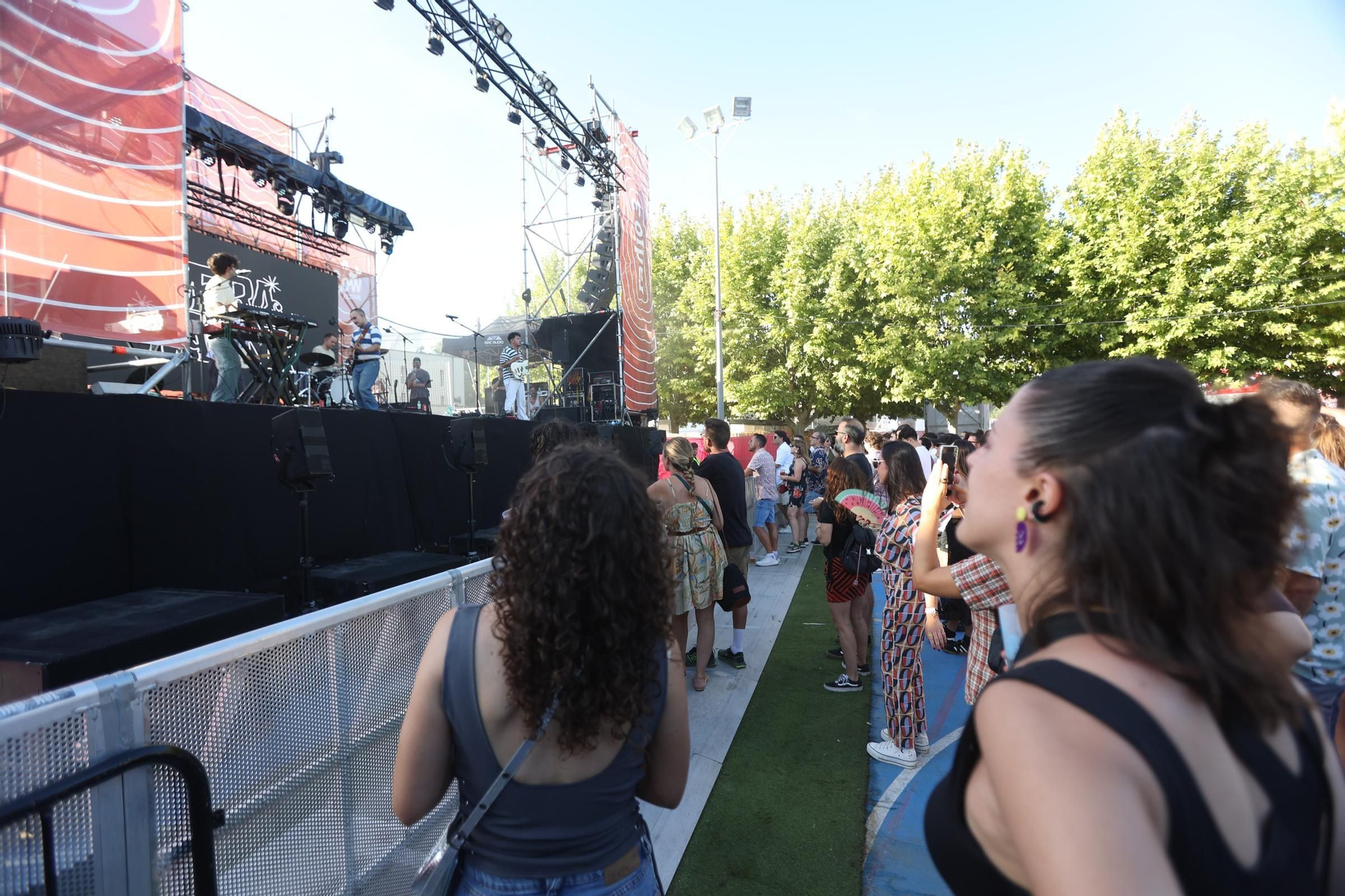 El broche final del Low Festival Benidorm en su 15º aniversario, en imágenes