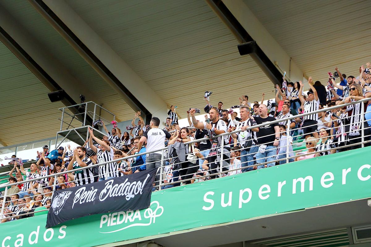 Las imágenes de la afición en el Córdoba CF - Badajoz