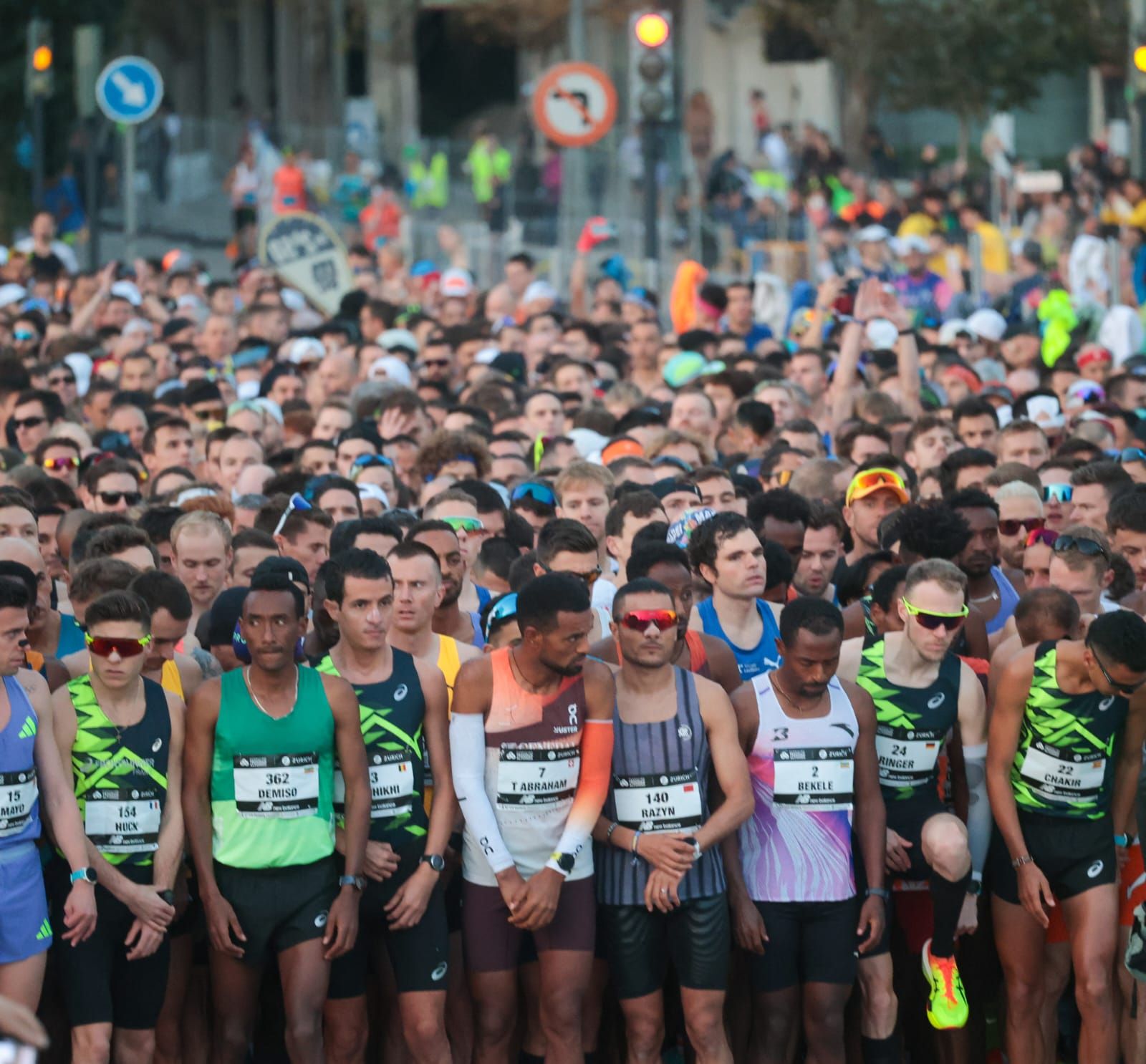 La salida del Maratón Valencia 2024, en imágenes