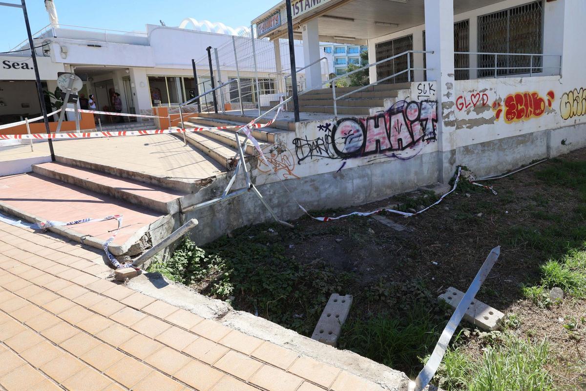 Homenaje al turista fallecido tras ser atropellado en Cala de Bou Homenaje al turista fallecido tras ser atropellado en Cala de Bou