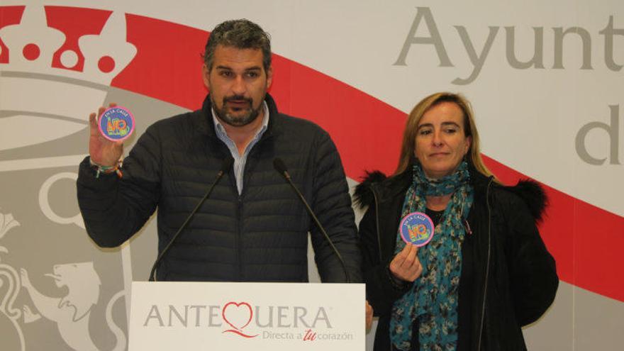 Ángel González y Belén Jiménez, en la presentación de la campaña.