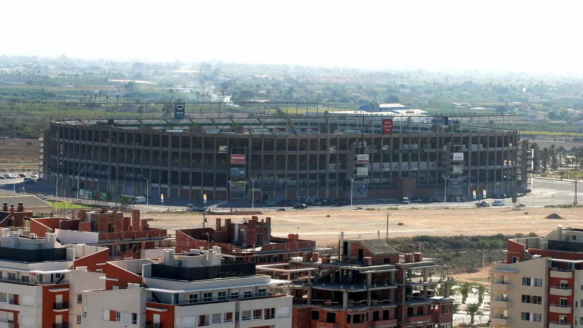 La factura de los accesos al Martínez Valero: 1,7 millones el Ayuntamiento, 620.000 el Elche y 833.000 la firma que promueve el centro comercial