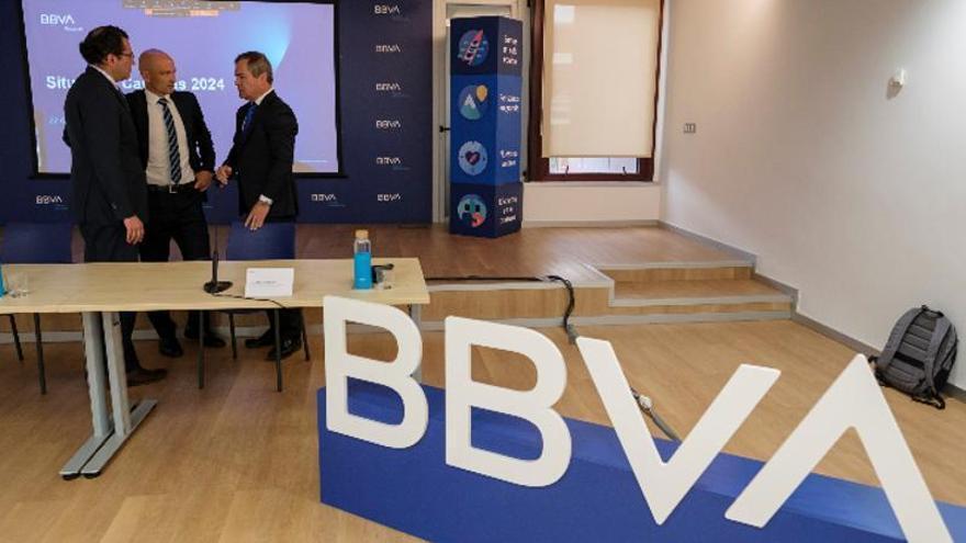 Fernando Clavijo se reúne con responsables de BBVA