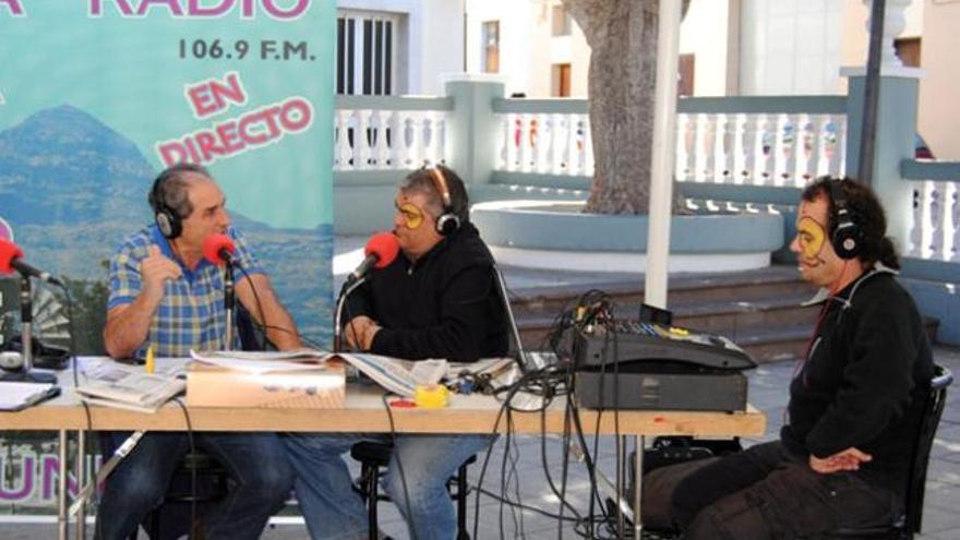 El alcalde José Miguel Rodríguez es entrevistado en la Radio Municipal. | lp/dlp