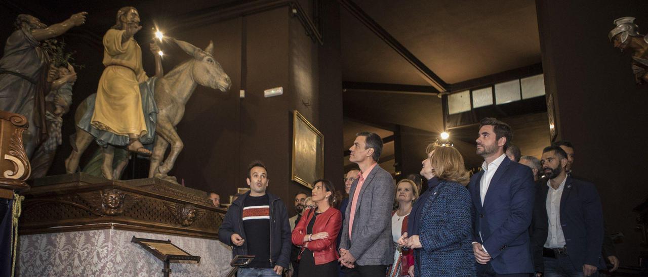 El presidente del Gobierno, Pedro Sánchez, en una visita al Museo de Semana Santa de Zamora