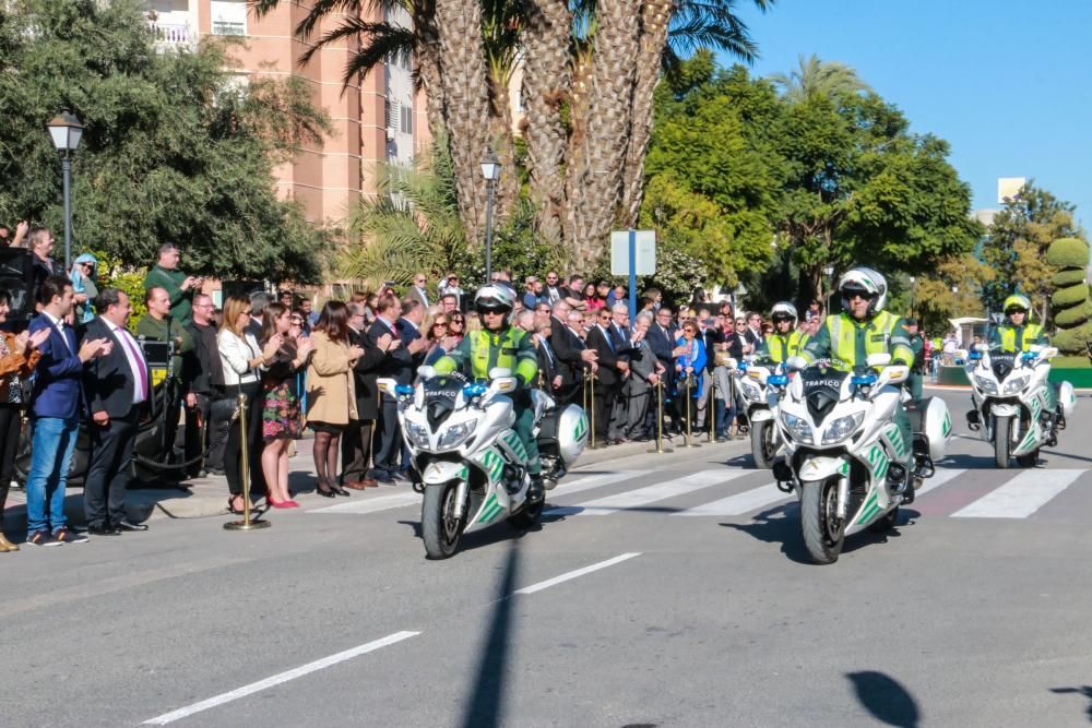 El Ayuntamiento rindió homenaje a la presencia de la Guardia Civil en Orihuela y su 175 aniversario con el descubrimiento de un monumento