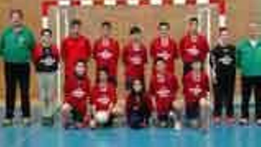 Foto del equipo infantil.