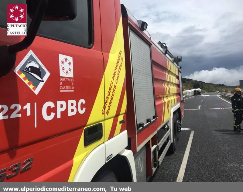 Así se actúa en un accidente de un camión con mercancías peligrosas