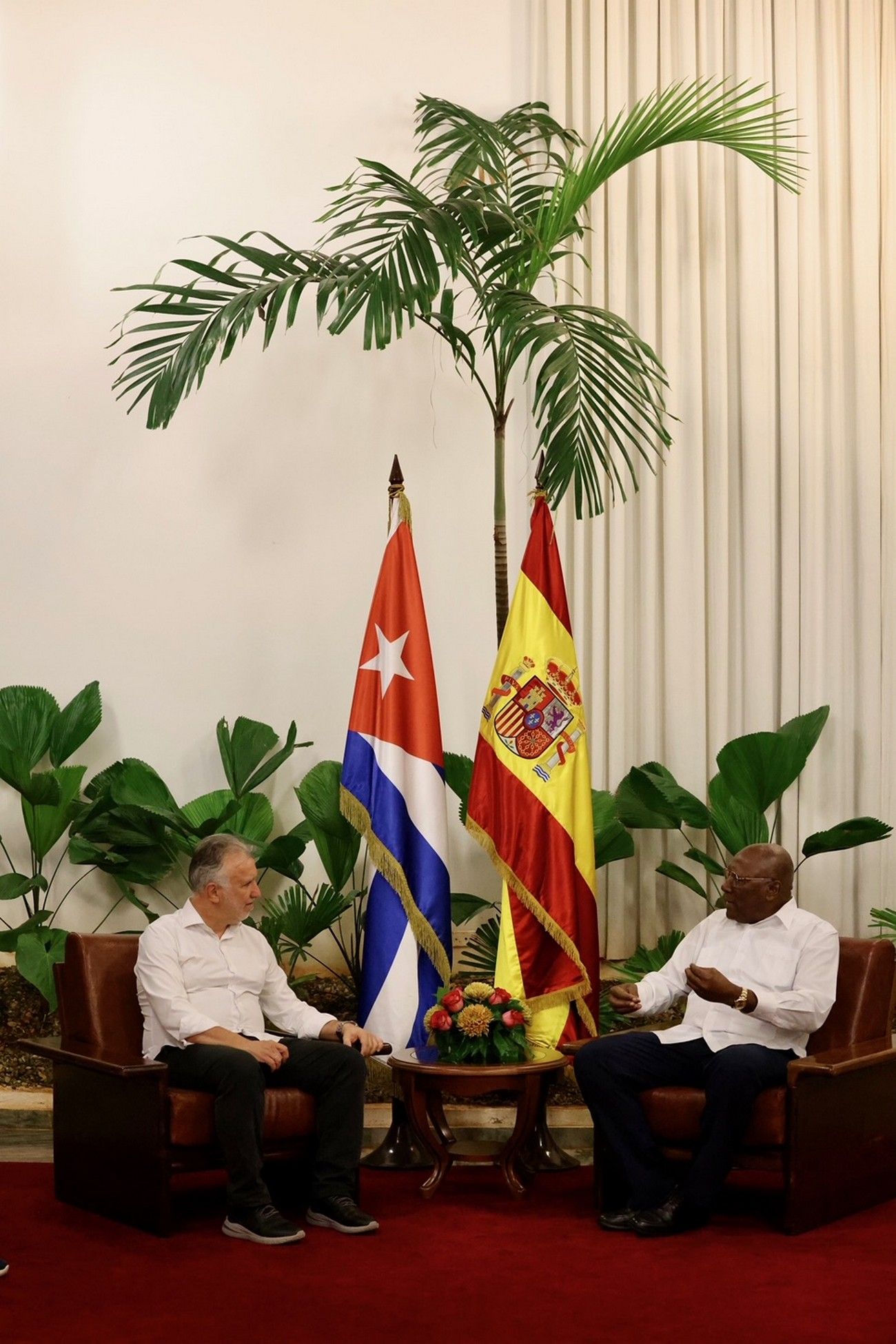 Torres durante su visita a Cuba