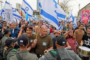 Manifestaciones en Tel Aviv contra las controvertidas reformas legales que promociona el gobierno de extrema derecha del país