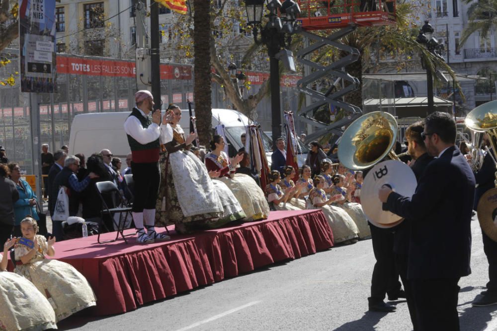 Búscate en el público de la mascletà del 1 de marzo