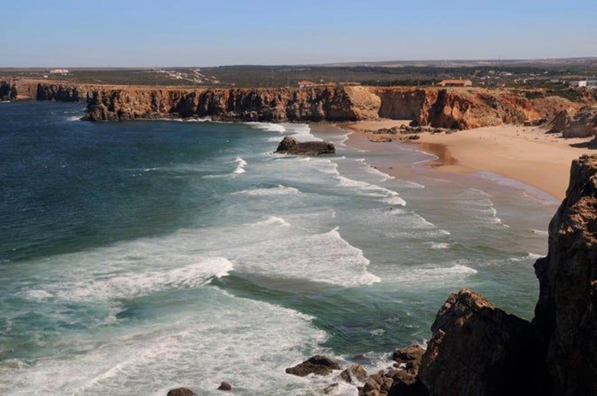 Playa del Tunel vista desde la Fortaleza de Sagres.