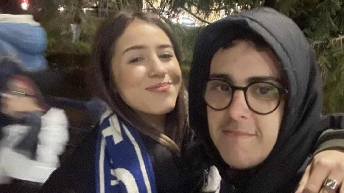 Un seguidor del CD Tenerife pide ayuda: "Intercambié una bufanda con una chica y quiero encontrarla"